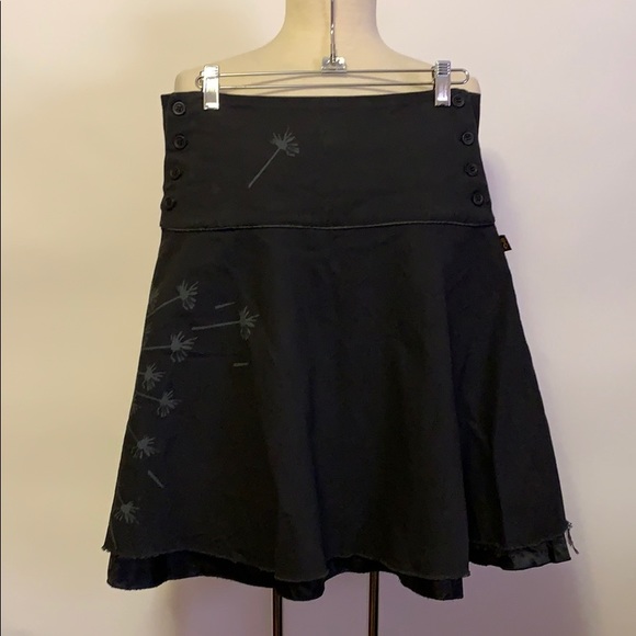 tranquillo Dresses & Skirts - 🍄Tranquillo Black Skirt with Gray Flowers